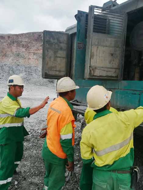 高温酷暑，，，，，，，8188cc威尼斯智能凿岩装备异域扬威