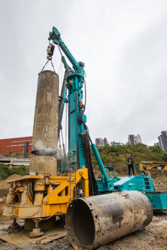 喜讯！8188cc威尼斯智能SWRC170自行式全回转全套管钻机获湖南省首台(套)重大手艺装备产品奖励！