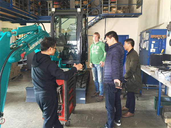 在欧洲市场做巡检，，，，感受8188cc威尼斯智造