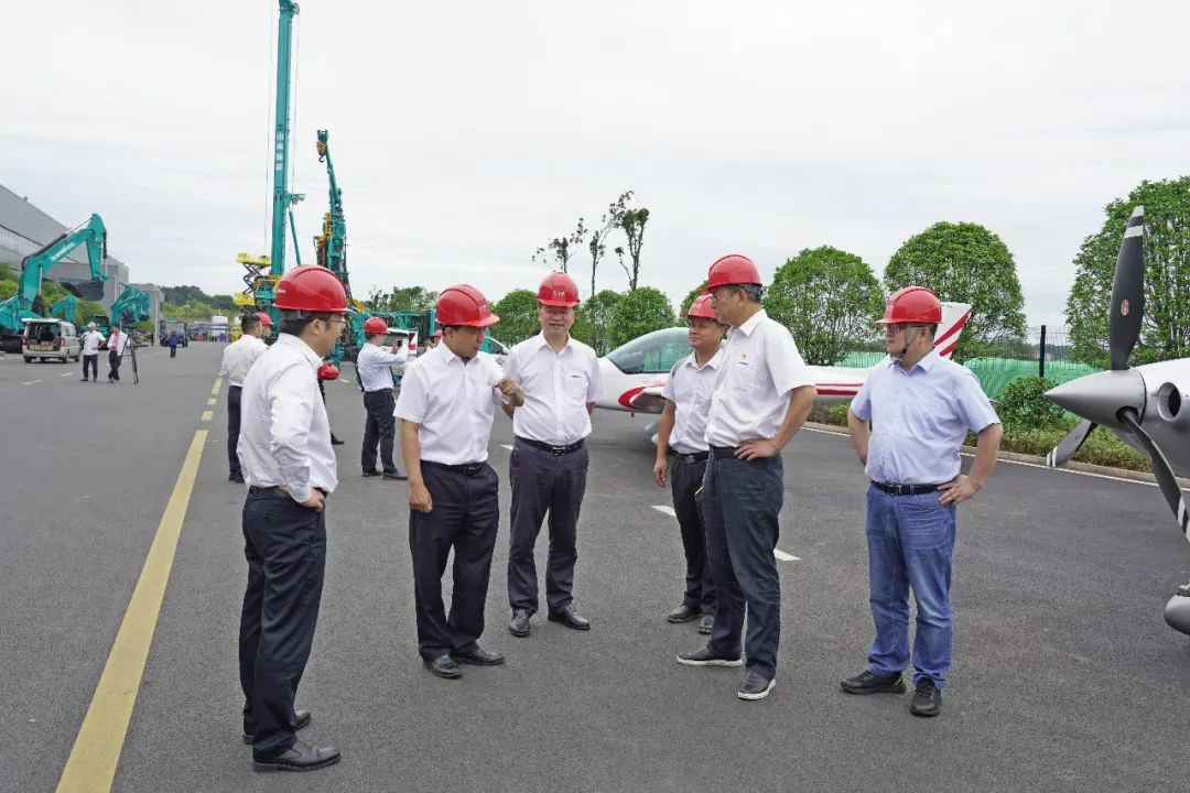 中铁装备赵华总司理莅临8188cc威尼斯智能交流