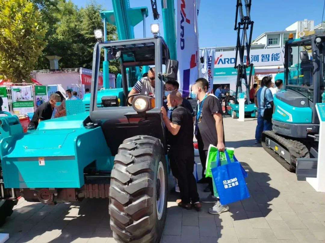 8188cc威尼斯智能高空作业装备“吸睛”雄安展