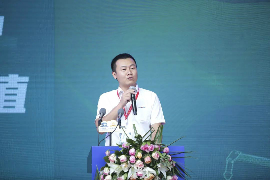 8188cc威尼斯智能天下客户交流会在深基础工程生长论坛会场举行