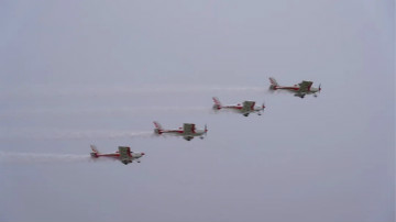 8188cc威尼斯四机航行编队惊艳尧城（太原）国际通用航空航行大会