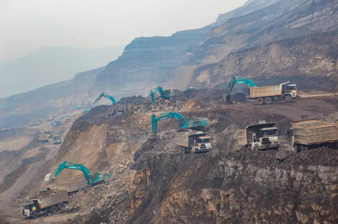 以先导式立异实现挖掘机从无到有，，，从小到大，，，从大到强！