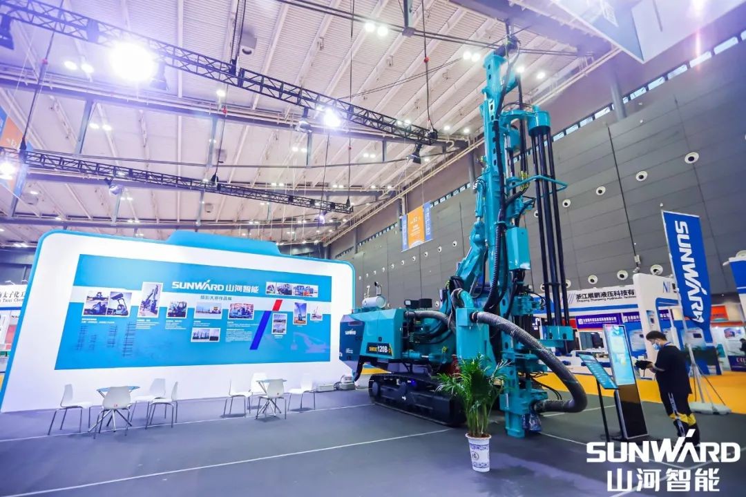 “8188cc威尼斯绿”亮相长沙国际工程机械展，，，，，，，50余款产品尽显8188cc威尼斯智能立异实力