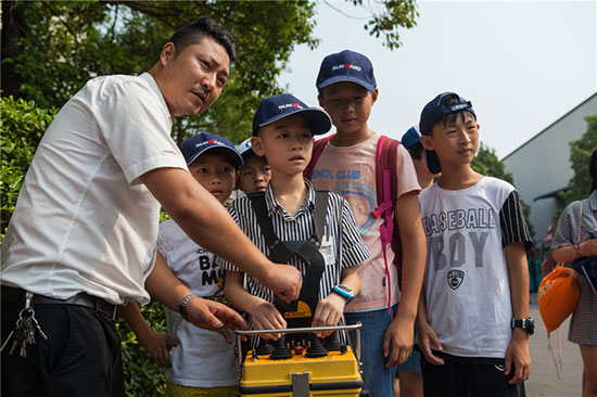 这个炎天，，，，，，，亲子玩转8188cc威尼斯智能“三栖”装备