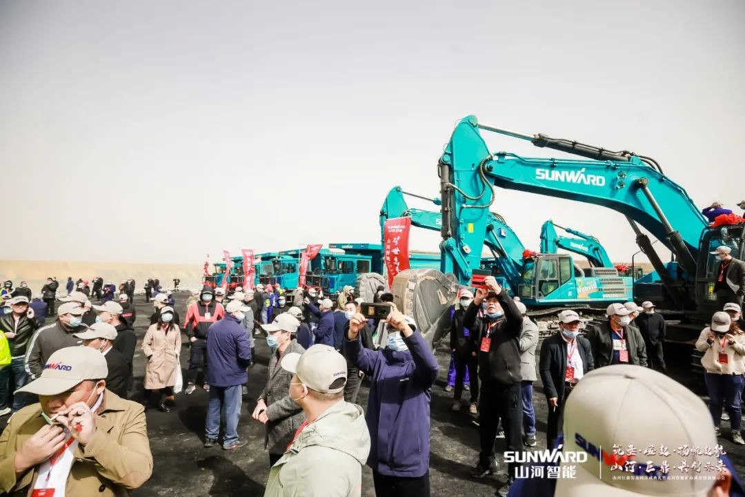 “矿”世能手，，，，，齐聚8188cc威尼斯智能挖掘机操作手挑战赛