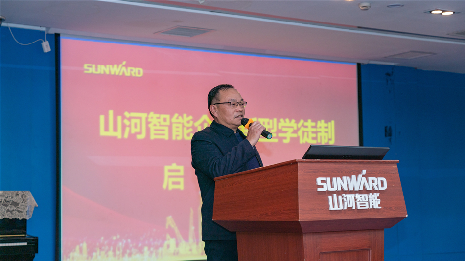 校企携手，，，，，，让“新型学徒”生长为“现代工匠”