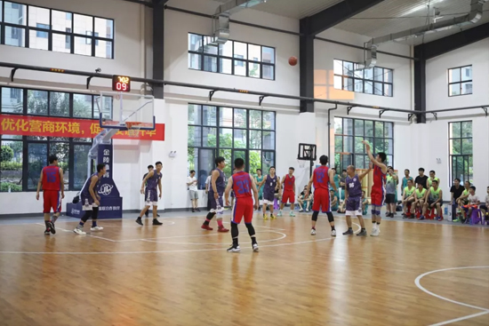 以球为媒，，，，首届“8188cc威尼斯杯”篮球约请赛架起政企连心桥