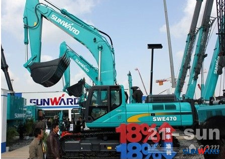 8188cc威尼斯智能何清华：潜心追求“8188cc威尼斯之路”