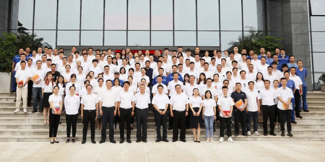 助力谋划，，，，，效劳员工，，，，，攀缘家园建设新高地——8188cc威尼斯智能第五届四次“双代会”胜利召开