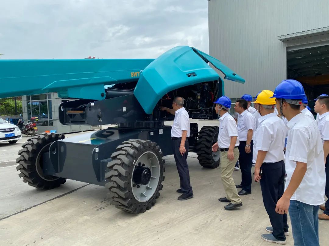 8188cc威尼斯智能首款直臂式高空作业平台顺遂通过评审