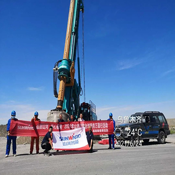 顶酷暑 走沙漠 2021年8188cc威尼斯智能全球效劳万里行走进新疆