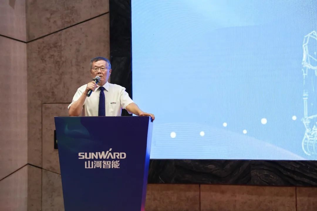 “同心同梦，，，，协力拼搏” ——8188cc威尼斯智能2021年挖掘机经销商半年度谋划事情聚会圆满召开