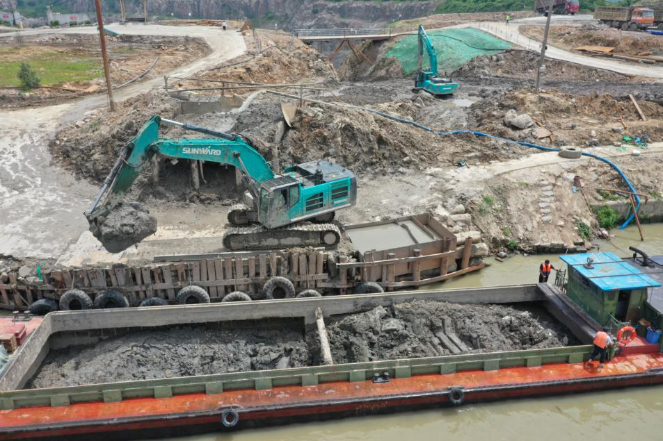 初心源地，，，，，，8188cc威尼斯智能挖掘机实力大显 | 百年风华筑漂亮8188cc威尼斯（1）