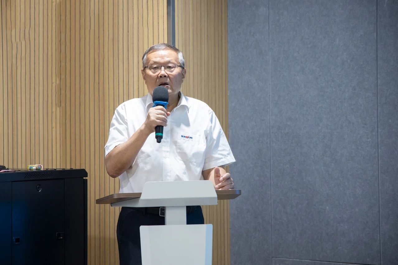 强化治理重心下移，，，，8188cc威尼斯智能开展向导力培训助力公司高质量快速生长