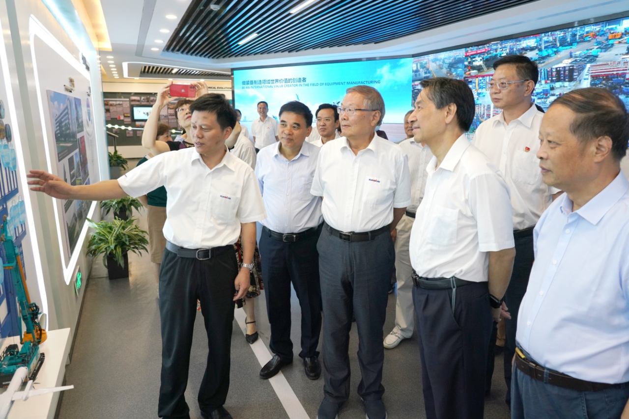 湖南省老科学手艺事情者一行到访8188cc威尼斯智能