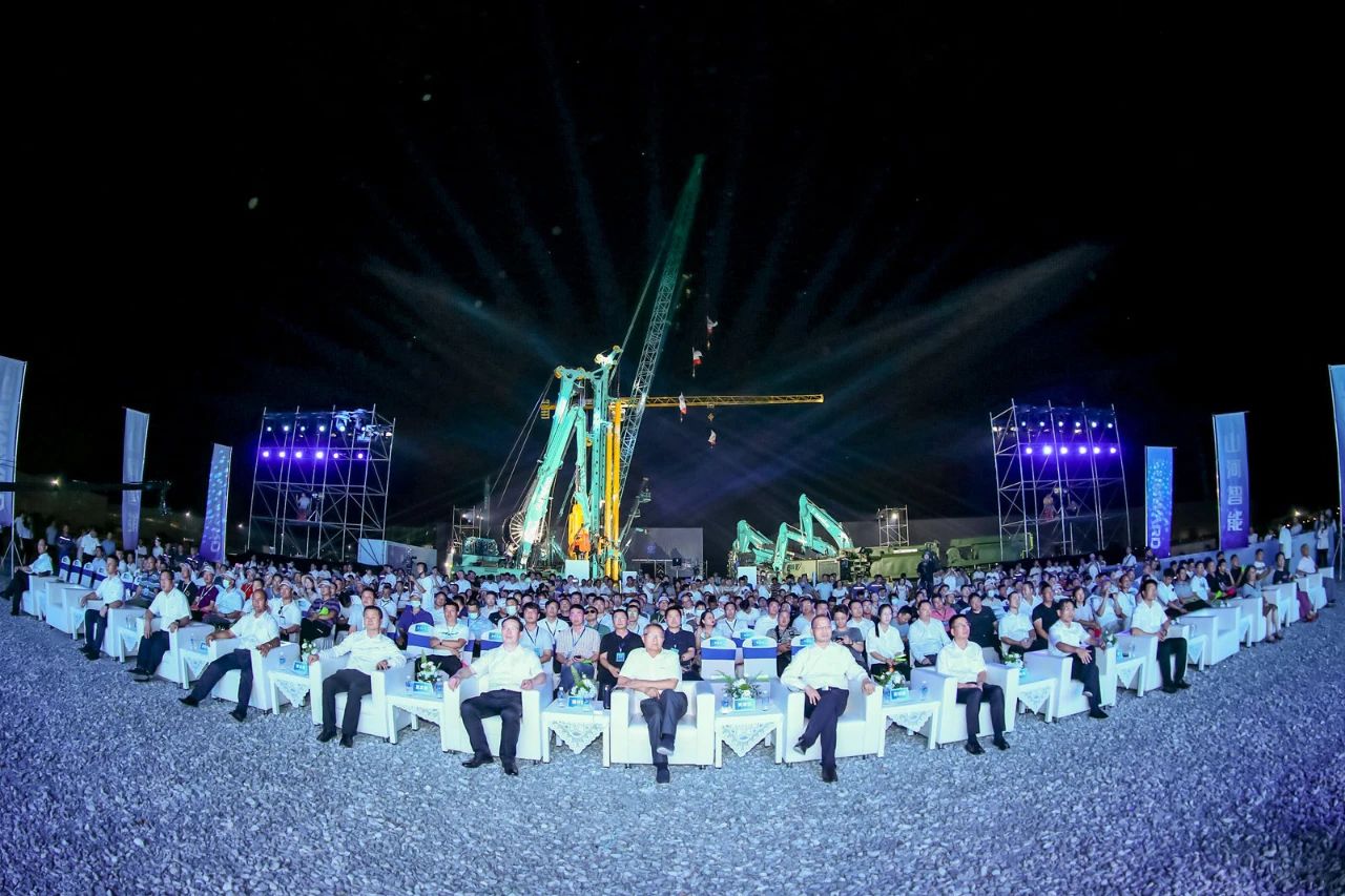 四大成套装备携手登。。。。。。。8188cc威尼斯智能立异效果展示会交出“亮眼答卷”