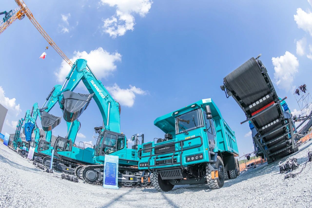 四大成套装备携手登。。。。。。。8188cc威尼斯智能立异效果展示会交出“亮眼答卷”