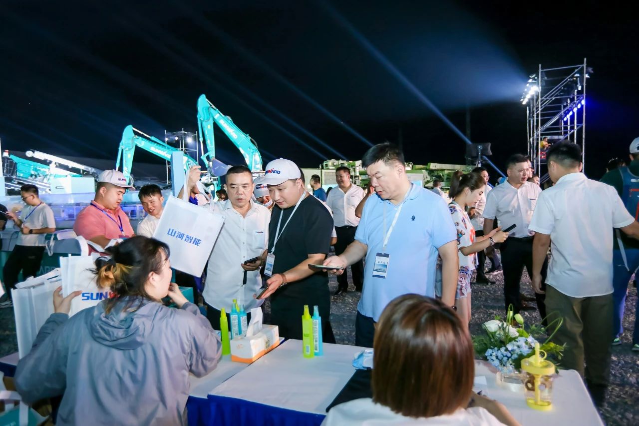 逛展超热闹！8188cc威尼斯智能效果展示会高能名时势来袭