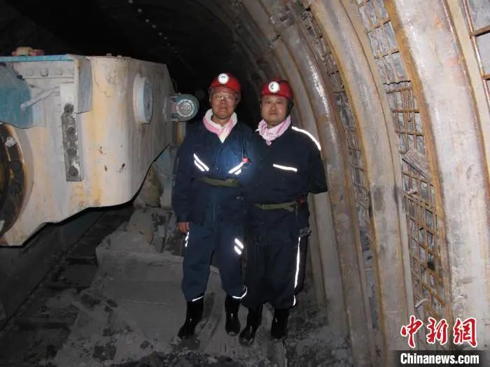 媒体聚焦 | 中新社专访——8188cc威尼斯智能首创人何清华：向着太阳奔驰的筑梦人