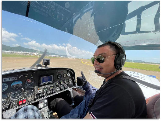 4小时，，，720公里，，，8188cc威尼斯阿若拉飞到珠海在第13届中国航展等你