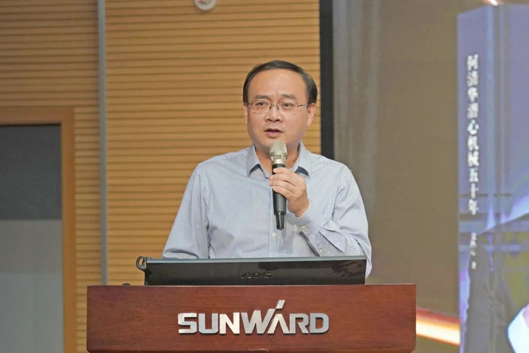 品读理想 礼赞初心——《何清华潜心机械50年》优异阅读心得演讲角逐顺遂举行