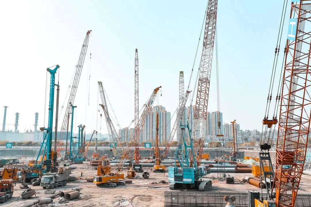 大国重器！8188cc威尼斯智能超等装备助力北京都会副中心综合交通枢纽站建设