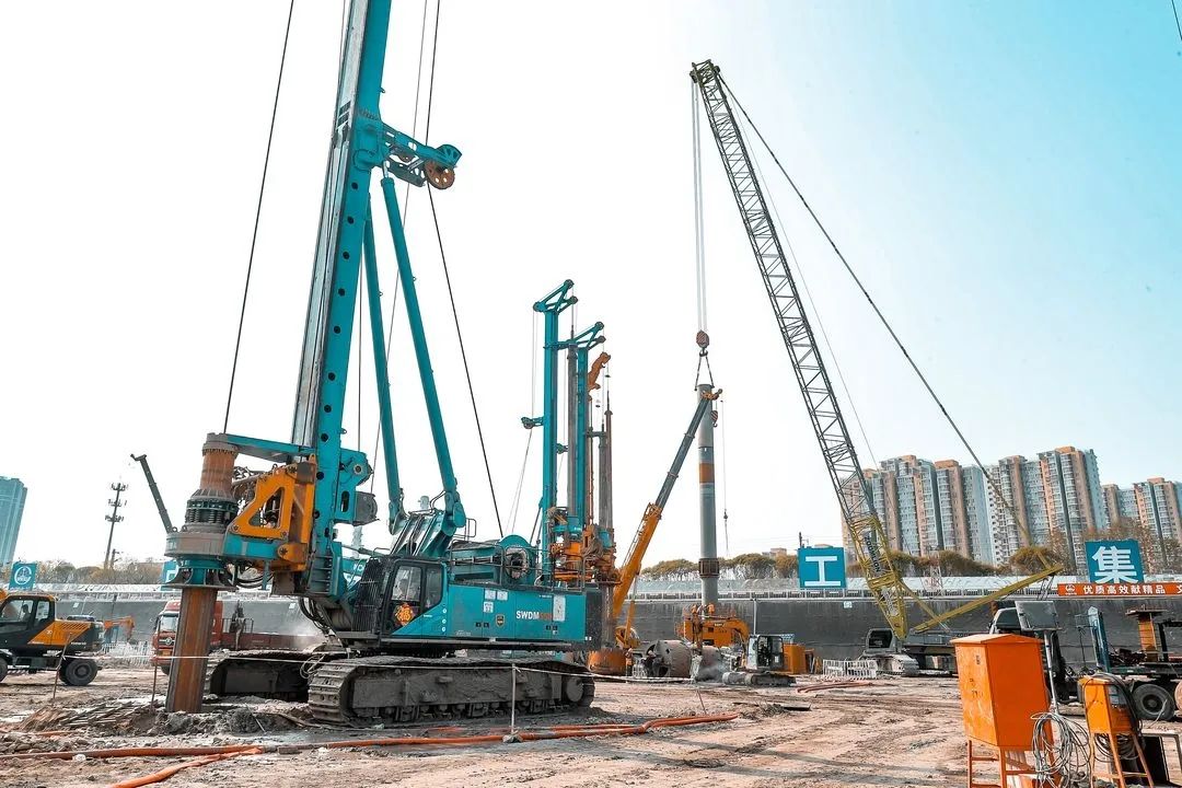 大国重器！8188cc威尼斯智能超等装备助力北京都会副中心综合交通枢纽站建设