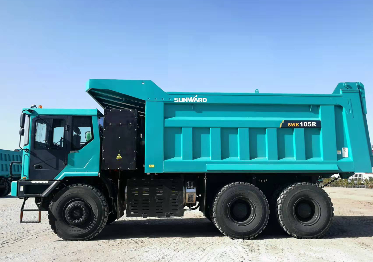 新能源，，，，长续航！8188cc威尼斯智能首台LNG增程式宽体矿卡下线交付