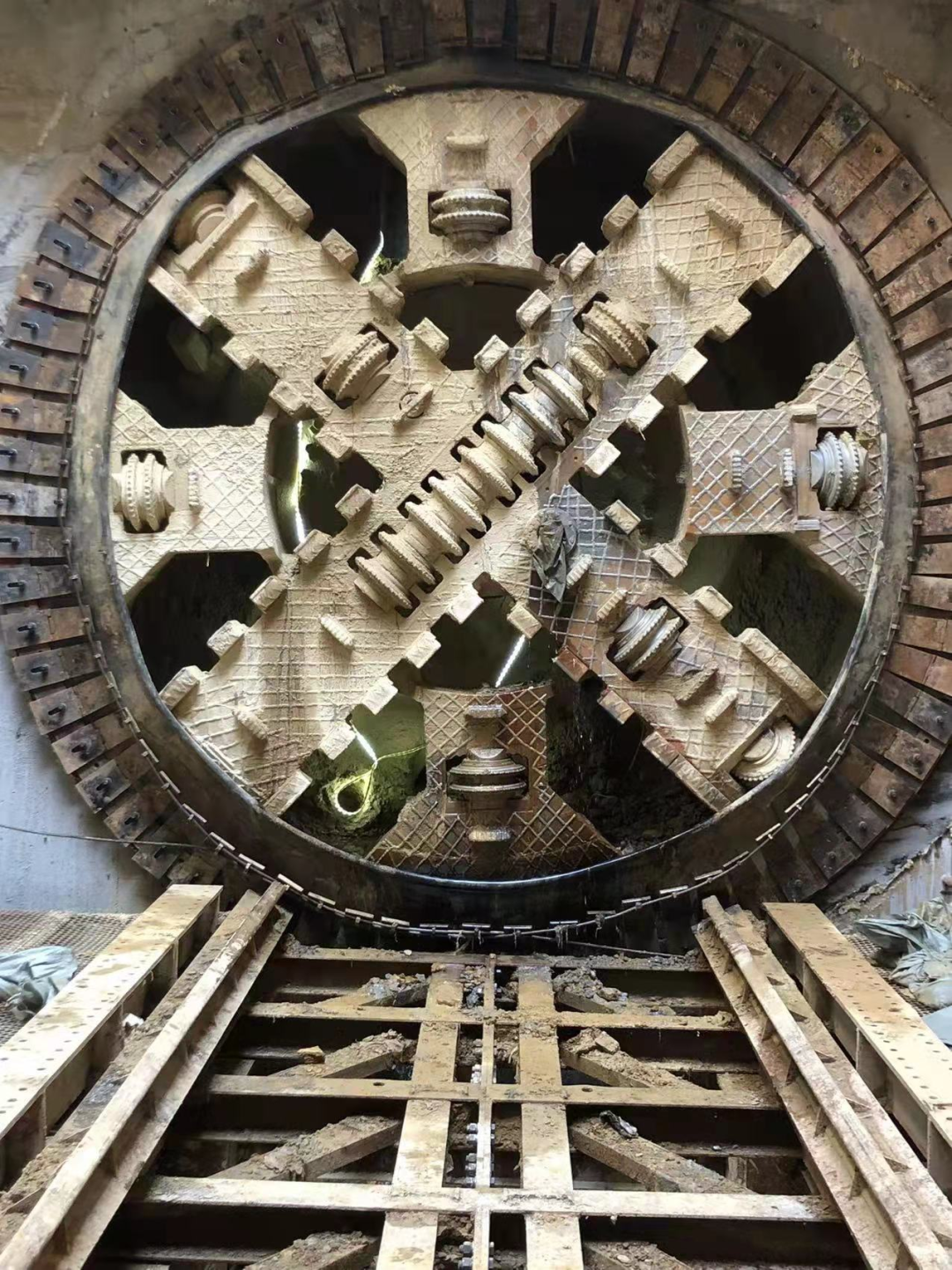 历时424天，，，，，创下最高纪录！万家丽快速化刷新北延线（含电力隧道）全线意会