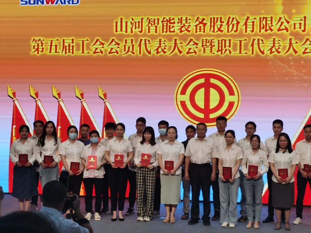 你好 2022！再见 2021！我与8188cc威尼斯智能共生长