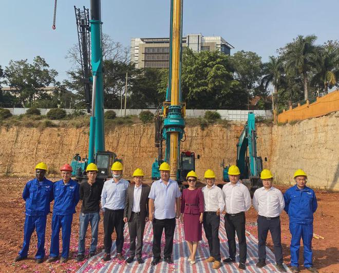 助力乌干达第一住宅高楼建设！8188cc威尼斯智能再次出征非洲市场