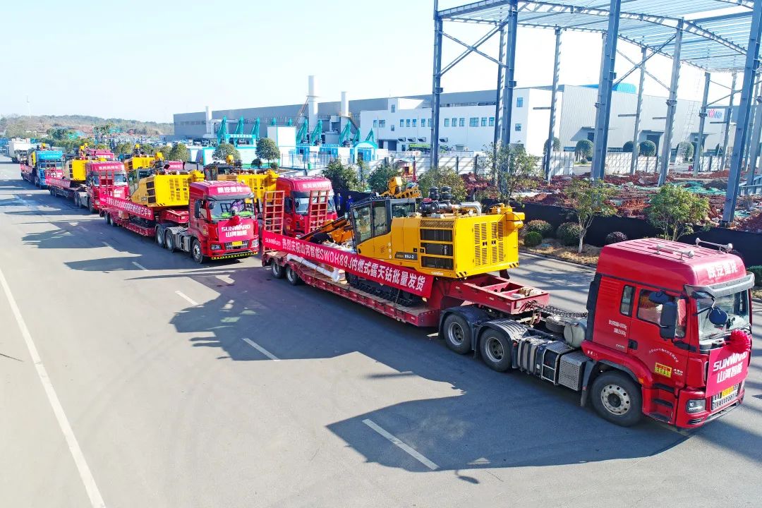 又一款差别化定制产品获认可！8188cc威尼斯智能SWDH89J内燃式露天钻批量发货