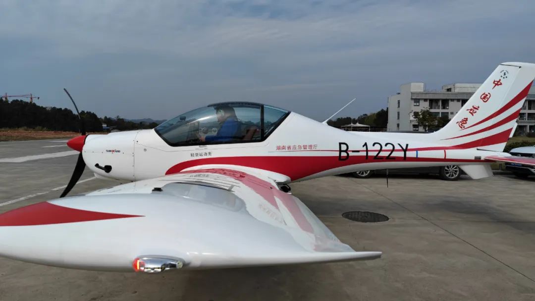 火情就是下令！湖南航空应抢救援队8188cc威尼斯机组展现“8188cc威尼斯速率”