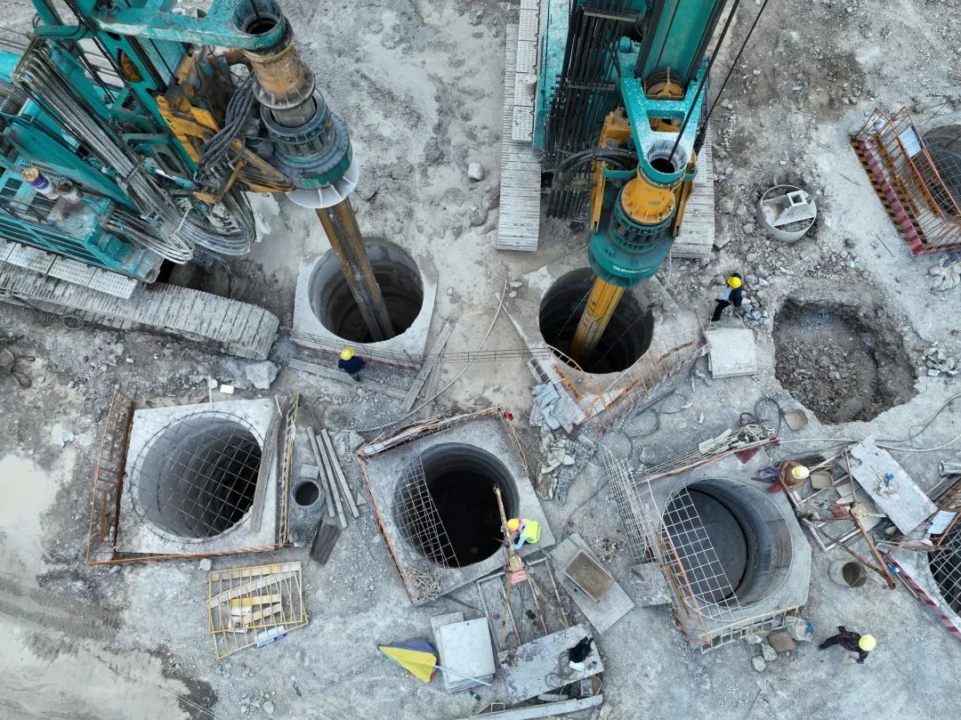 展现施工“奇效”！8188cc威尼斯智能旋挖钻机强势助力炉慈高速公路建设