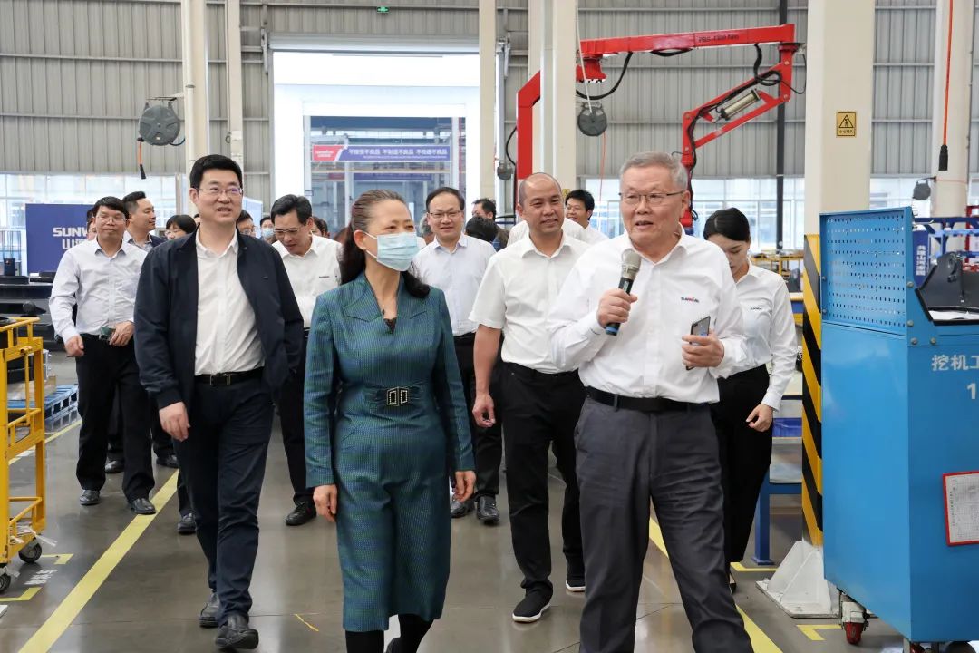 深化产学研相助！中南大学校长、中国工程院院士田红旗率团造访8188cc威尼斯智能