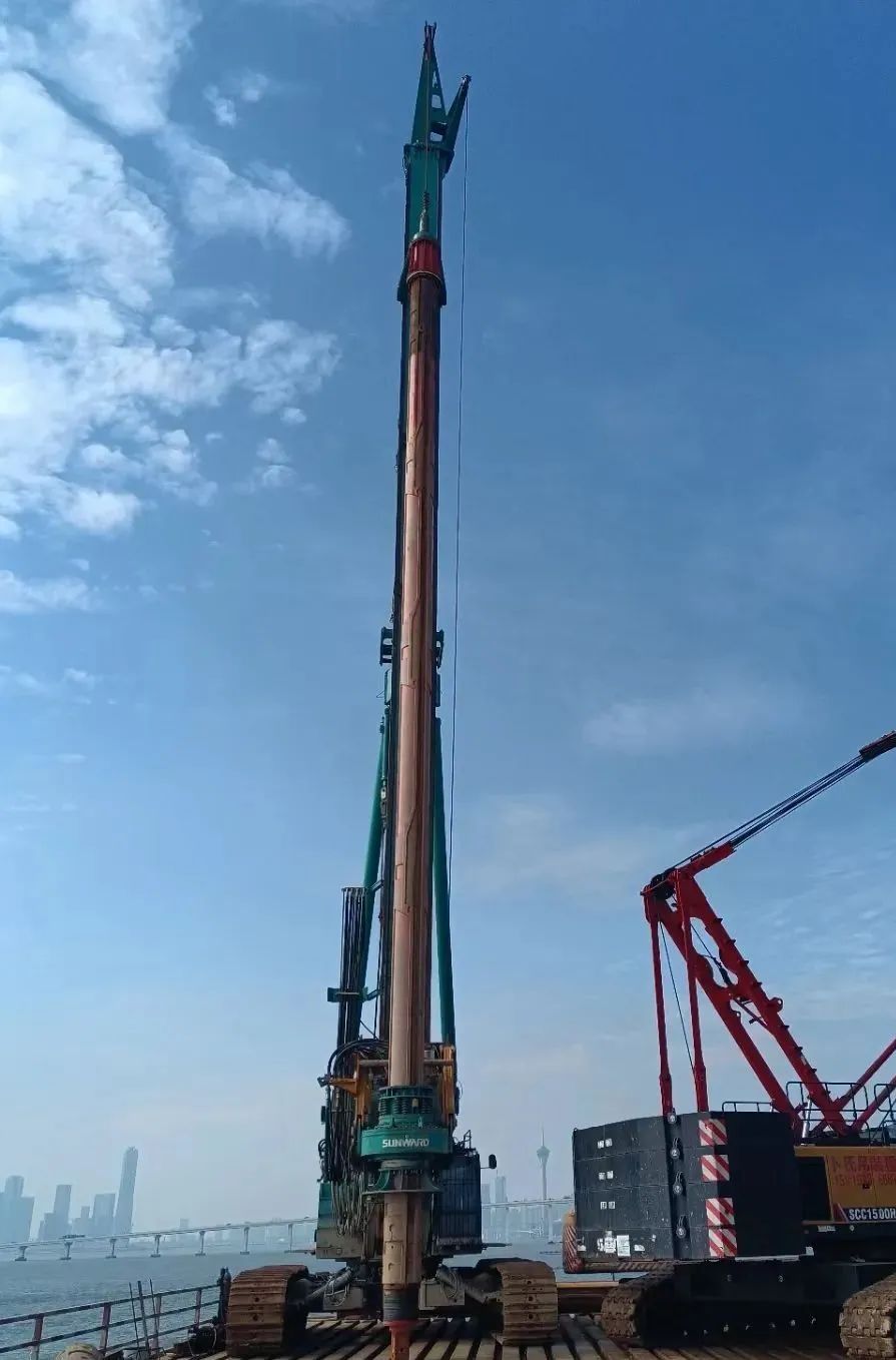 乘风破浪的旋挖钻机！8188cc威尼斯智能助建澳氹第四跨海大桥