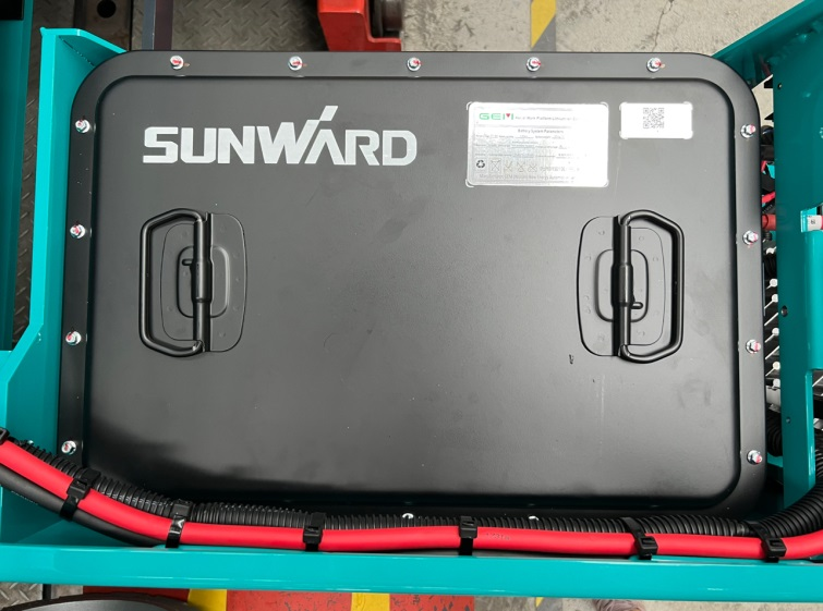 与“锂”相约，，，，，，，助力“双碳”！8188cc威尼斯智能全系列锂电剪叉式高空作业平台周全进军市场