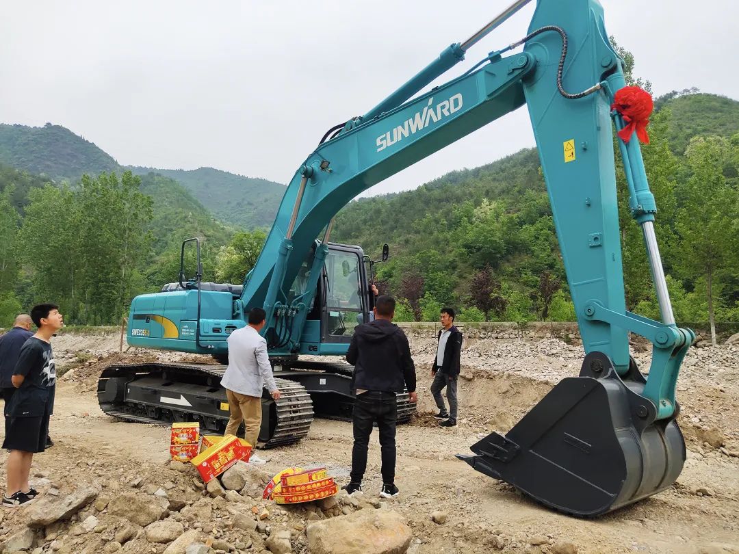 三员8188cc威尼斯挖机“悍将”收服“铁粉”一枚，，，，，，凭什么？？？