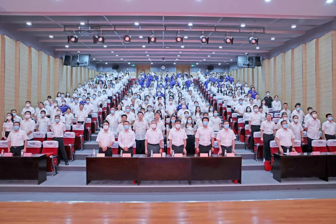 为立功建企建家一体化孝顺更鼎实力！8188cc威尼斯智能第五届五次“双代会”乐成召开