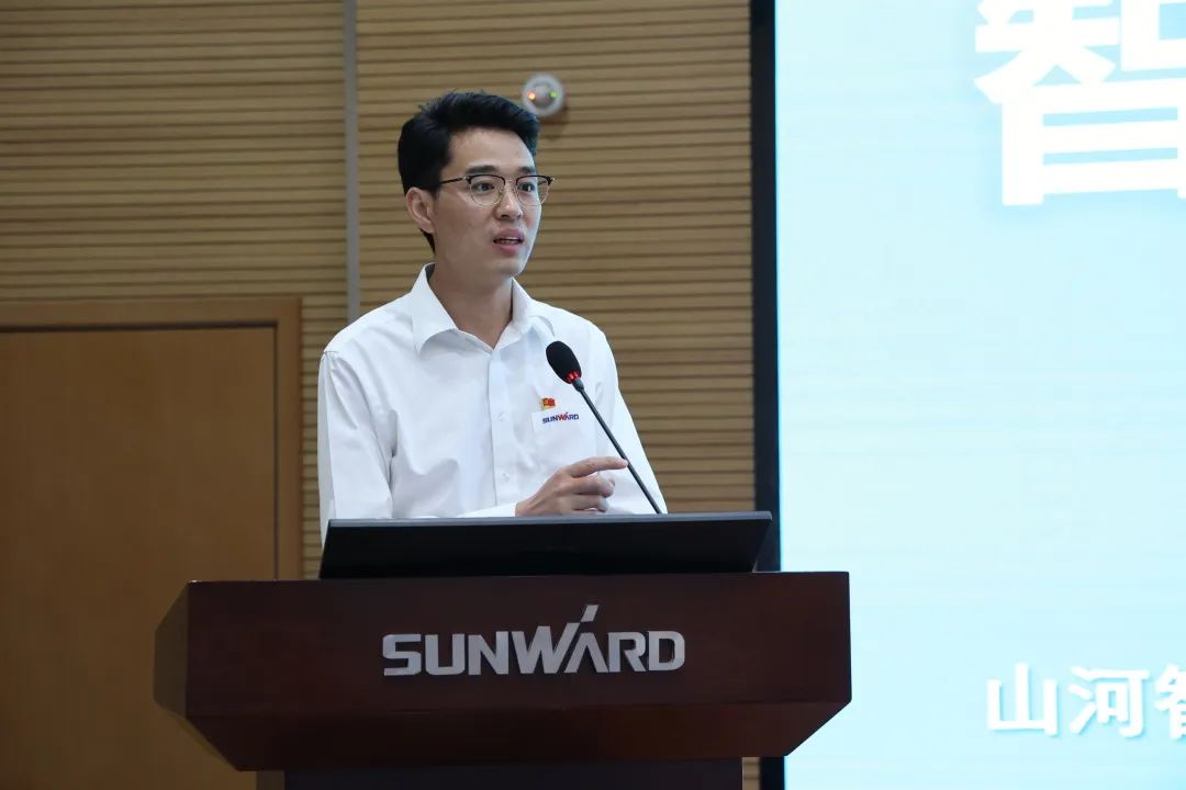 立异引领，，，智造未来！“2022院士专家长沙行”高端装备高质量生长钻研会盛大举行