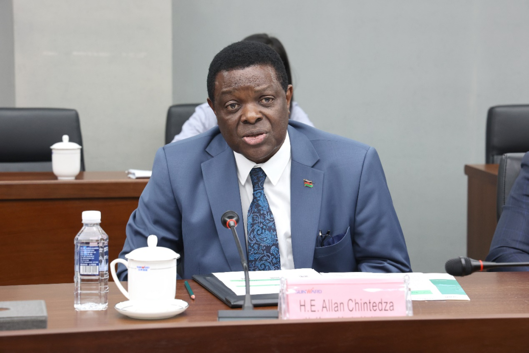 马拉维大使一行考察8188cc威尼斯智能