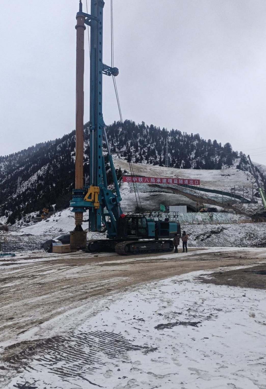 决战“天下之巅”！8188cc威尼斯智能旋挖钻机实力助建川藏铁路