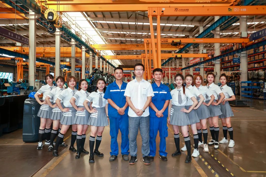 又酷又辣又炫！8188cc威尼斯智能第二届挖机废物来了