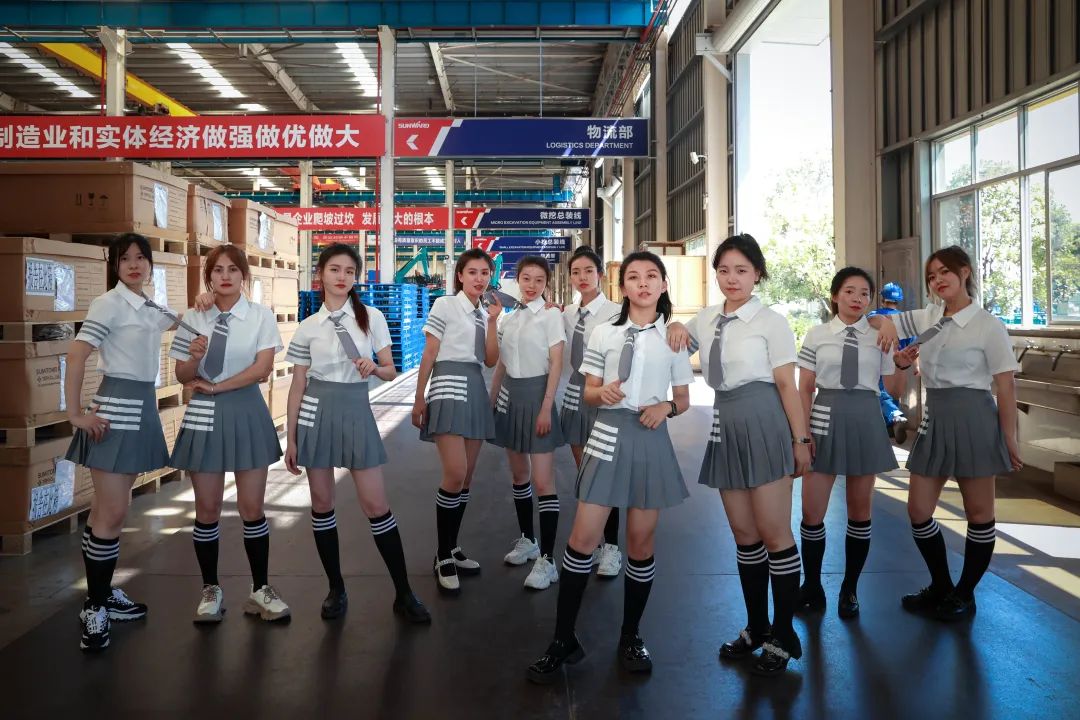 又酷又辣又炫！8188cc威尼斯智能第二届挖机废物来了