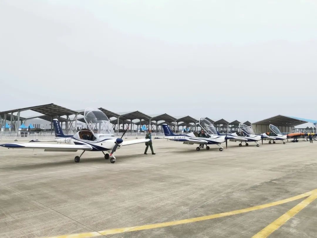 逆势翱翔！8188cc威尼斯航空携手相助同伴亮相2022南昌航行大会