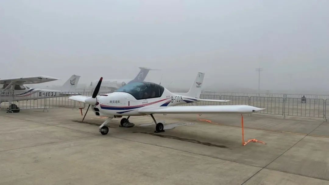 逆势翱翔！8188cc威尼斯航空携手相助同伴亮相2022南昌航行大会