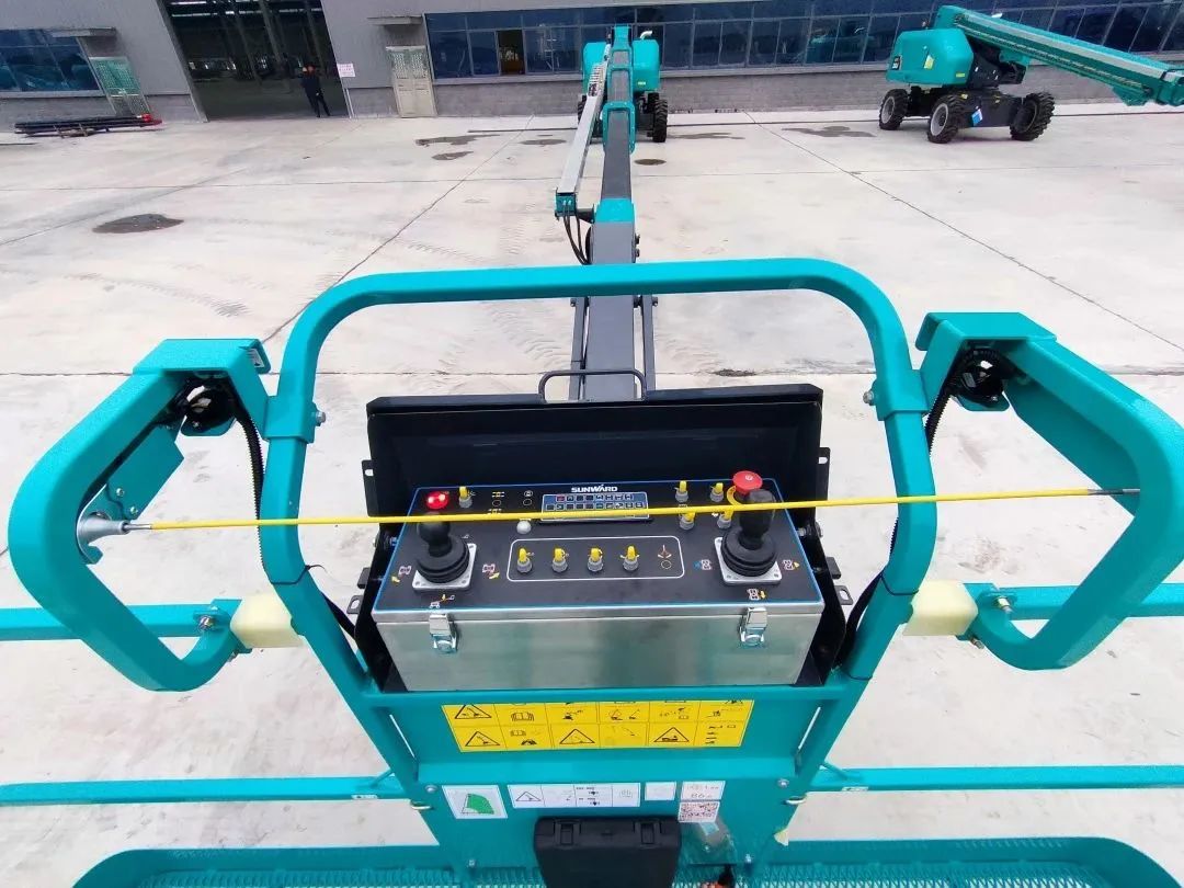 无需扩桥！8188cc威尼斯智能国四款32米直臂式高空作业平台乐成下线