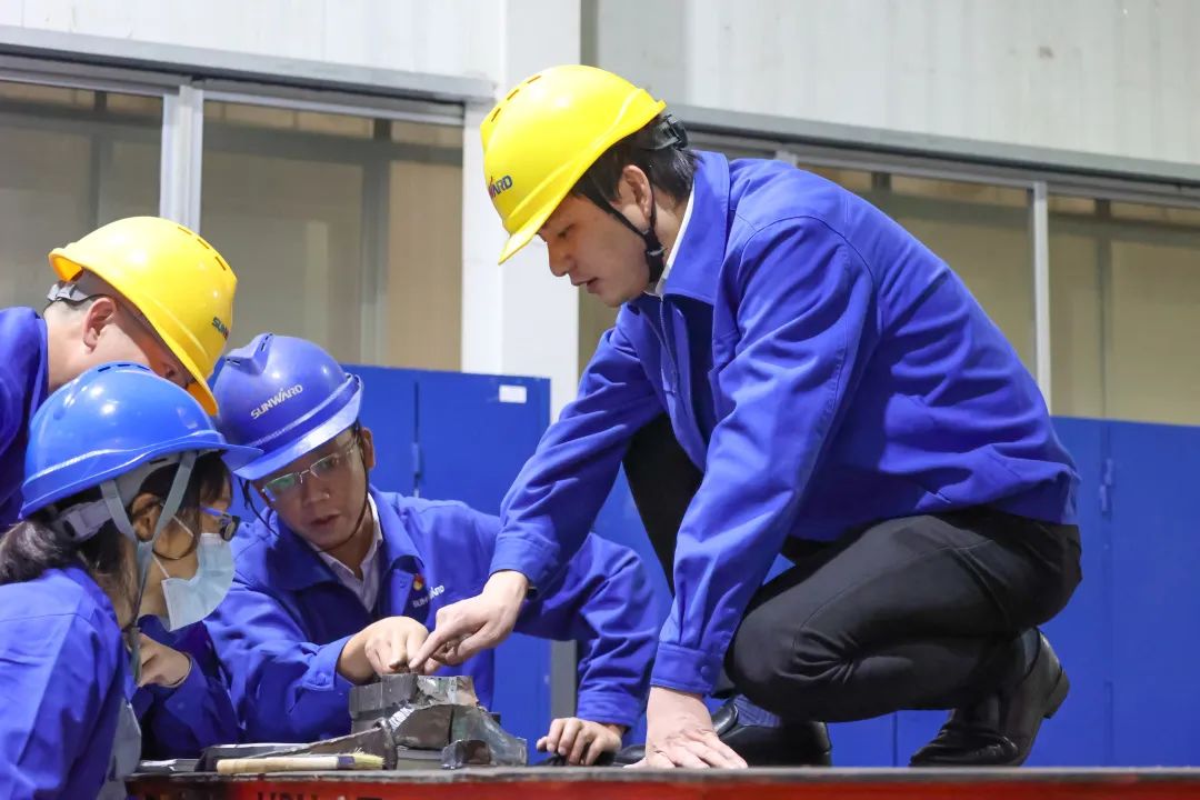 人民日报 | 8188cc威尼斯智能青年工程师范峥嵘：捉住自主立异生命线